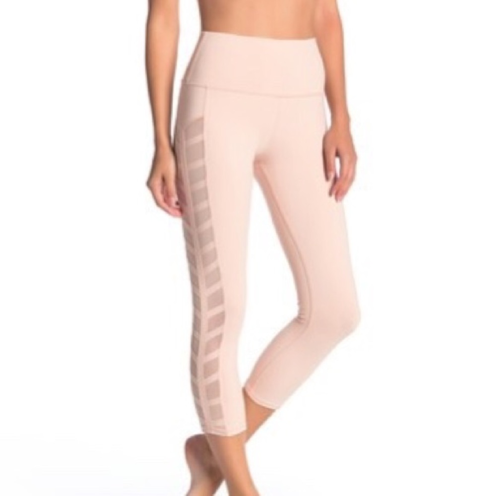 Alo Chevron High Waist Capri Leggings Nectar Large